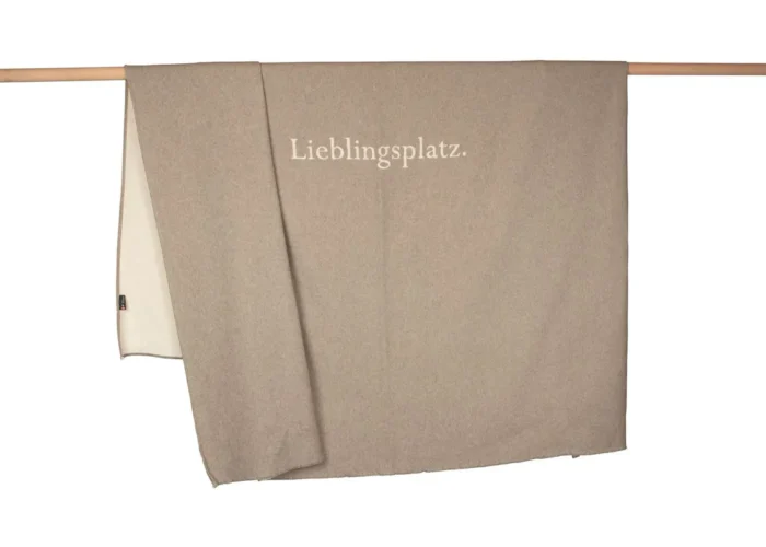 traumwelt, Beverungen, Höxter, Holzminden, Bad Driburg, Brakel, Paderborn, Fashion, Mode, Geschenke, Accessoires, Wohnaccessiores, Bettwäsche, Bettenreinigung, Rädershop, Schuhe, Taschen, Cashmere, Schals, Ania Schierholt, Schmuck, 10days, Japan TKY, Kedziorek, montereggi, marivie, emily van den bergh, Tonno&Panna, Codello, purschoen, cutestuff, TQ Amsterdam, Withblack, Smith&Soul, david Fussenegger