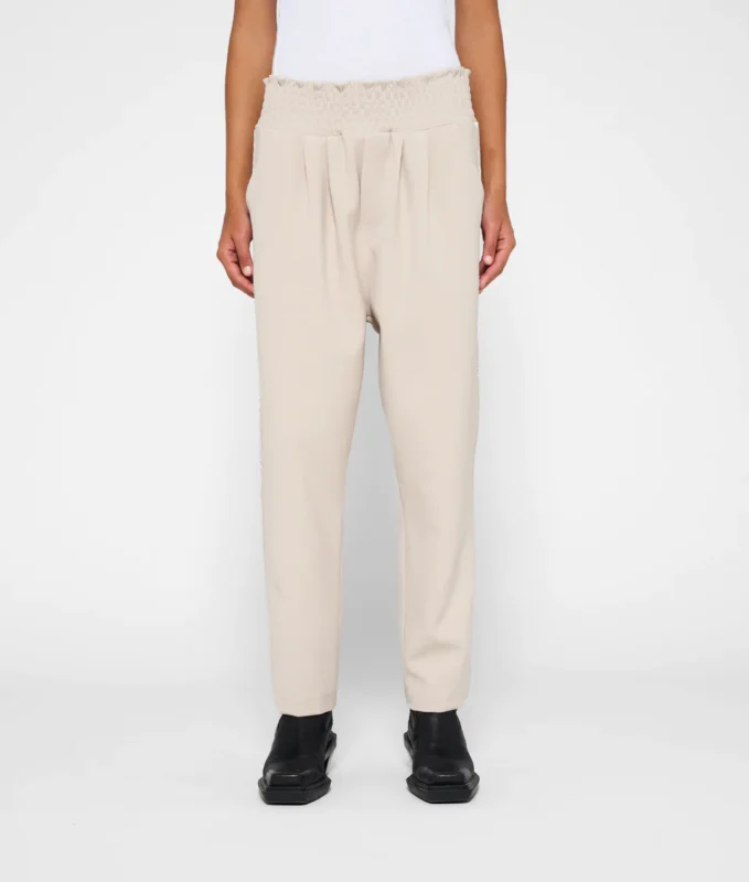 traumwelt, Beverungen, Höxter, Holzminden, Bad Driburg, Brakel, Paderborn, Fashion, Mode, Geschenke, Accessoires, Wohnaccessiores, Bettwäsche, Bettenreinigung, Rädershop, Schuhe, Taschen, Cashmere, Schals, Ania Schierholt, Schmuck, 10days, Japan TKY, Kedziorek, montereggi, marivie, emily van den bergh, Tonno&Panna, Codello, purschoen, cutestuff, TQ Amsterdam, Withblack, Smith&Soul, david Fussenegger