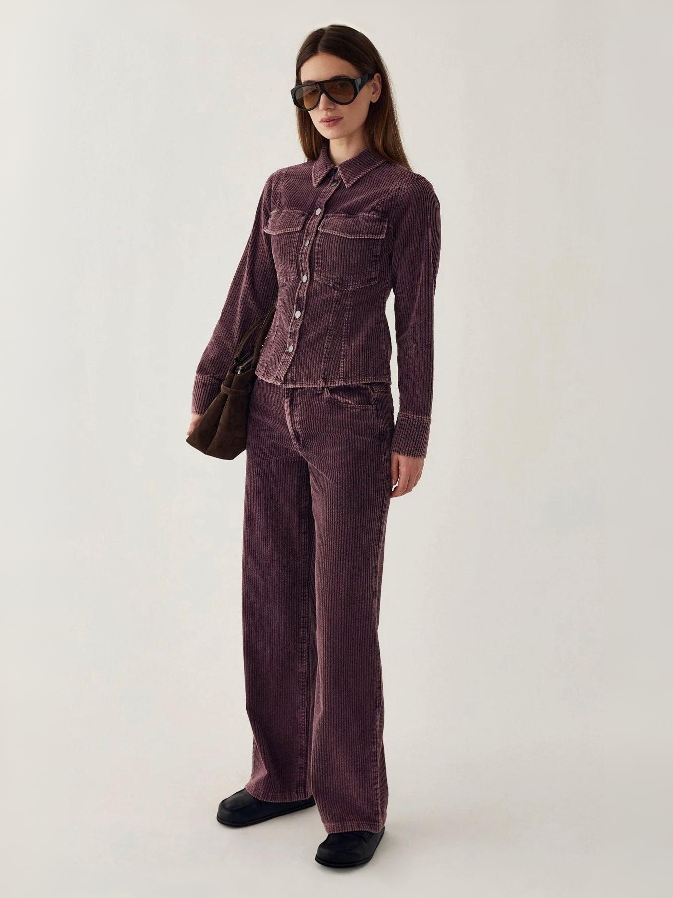 NOELLA_ECOM_2025-12-0420334 NOELLA: Cordhose "MELO" in black und winterbloom – Bild 1