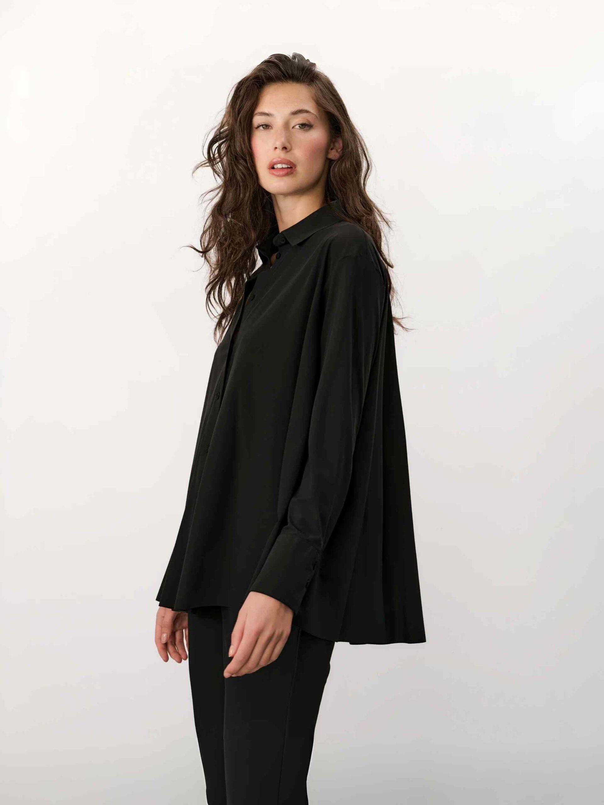 Blouse-Light-travel-Milly-Deep-Black-Japantky-2 Japan TKY: Unser Liebling ... die Bluse "MILLY" in den Farben alaska blue, spicy red, wasabi und black – Bild 1